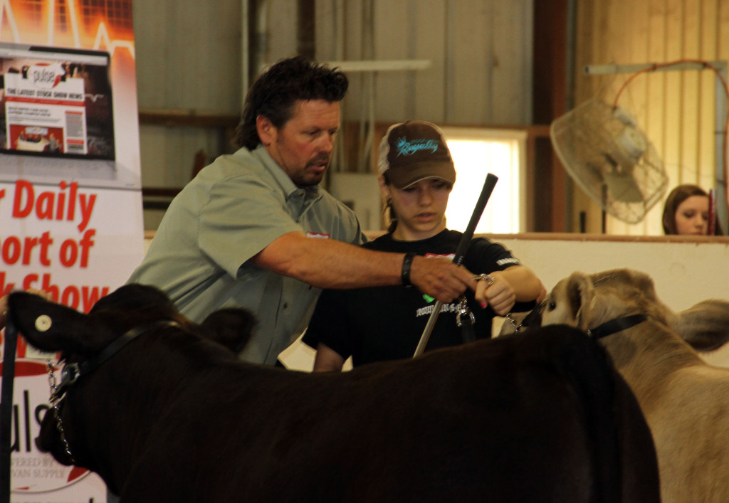 Jeff Sargent helping student during the hands on Showmanship!